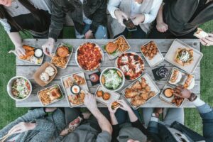 Ghid pentru organizarea meselor în familie fără stres