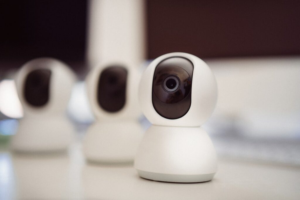 Cele mai bune camere video inteligente pentru securitatea casei