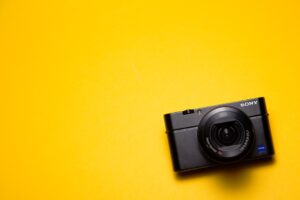 Cum alegi cel mai bun sistem inteligent de securitate pentru casa ta