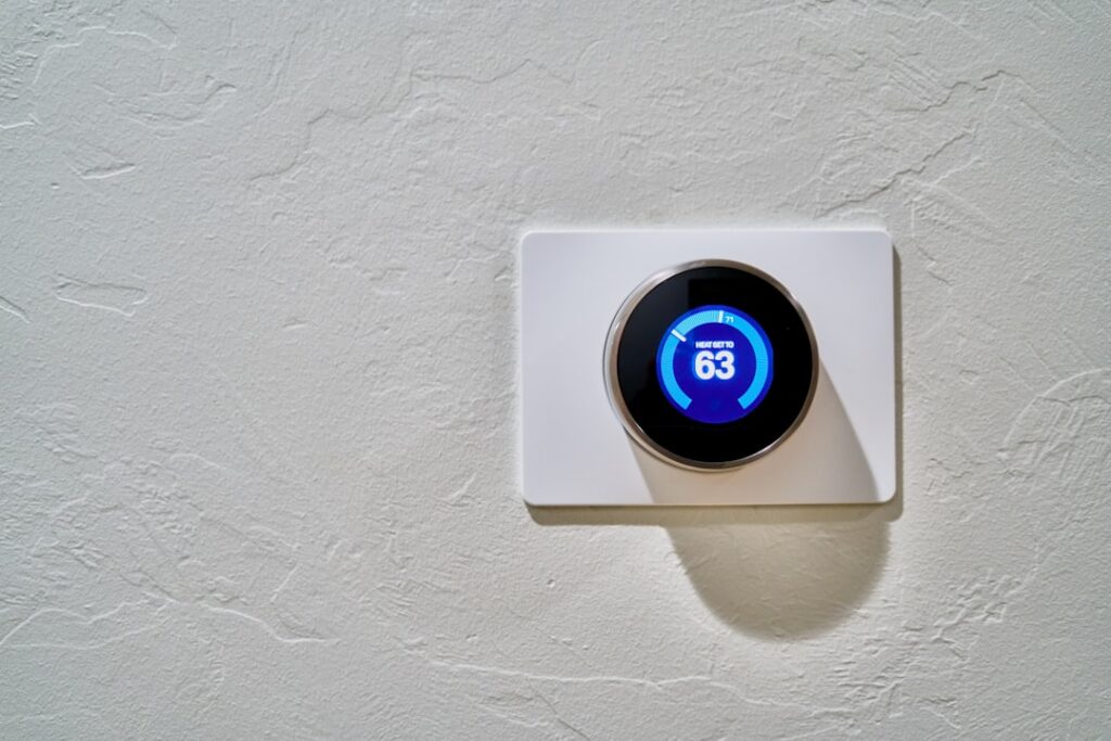 Cele mai bune gadgeturi smart home pentru confortul zilnic