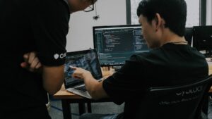 Cum să navighezi în siguranță online – ghid esențial